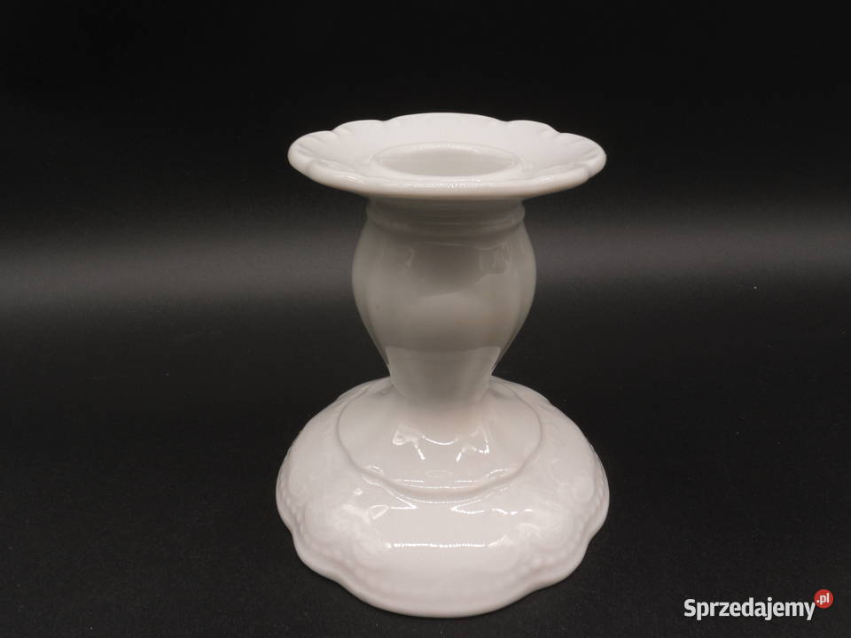 Porcelanowy świecznik wyprodukowany firmę Raszków
