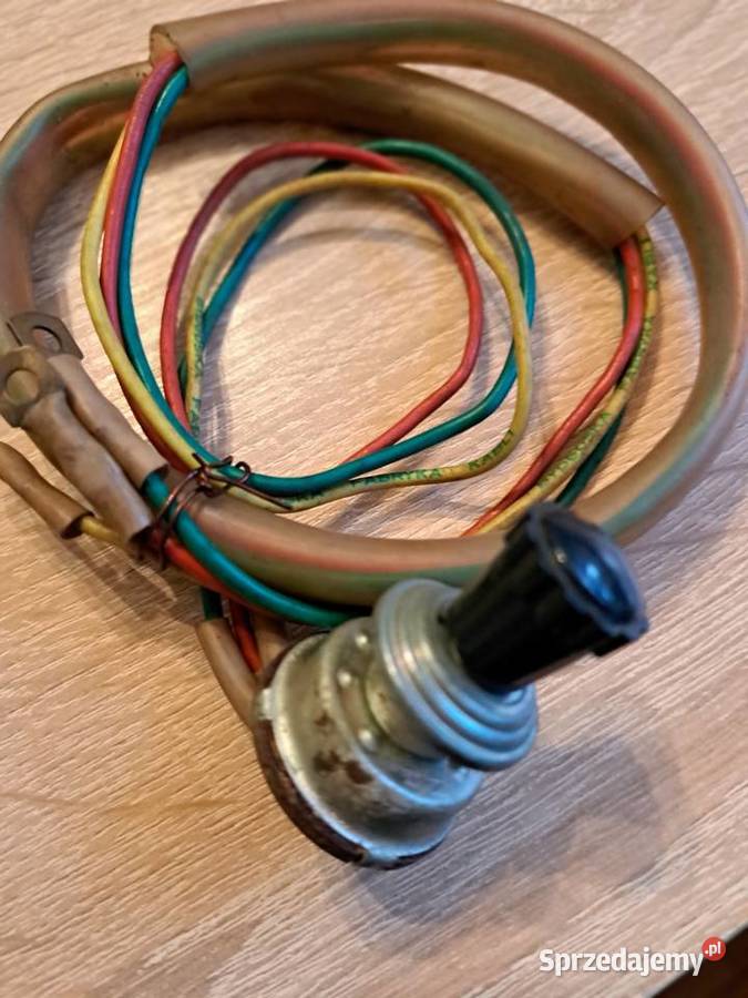 Lampa tylna syrena 103104105 osobowe Leszno