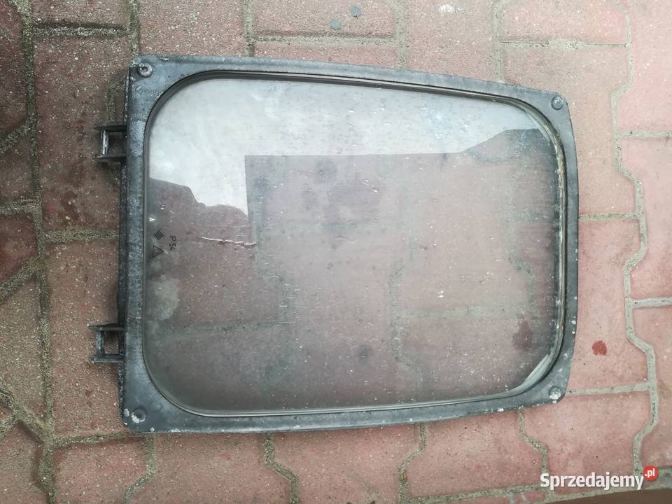 Okno Okienko metalowe 37x47 boki lekko