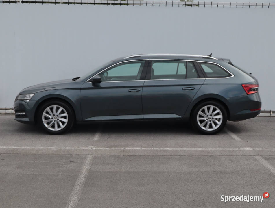 Skoda Superb 15 TSI nawigacja