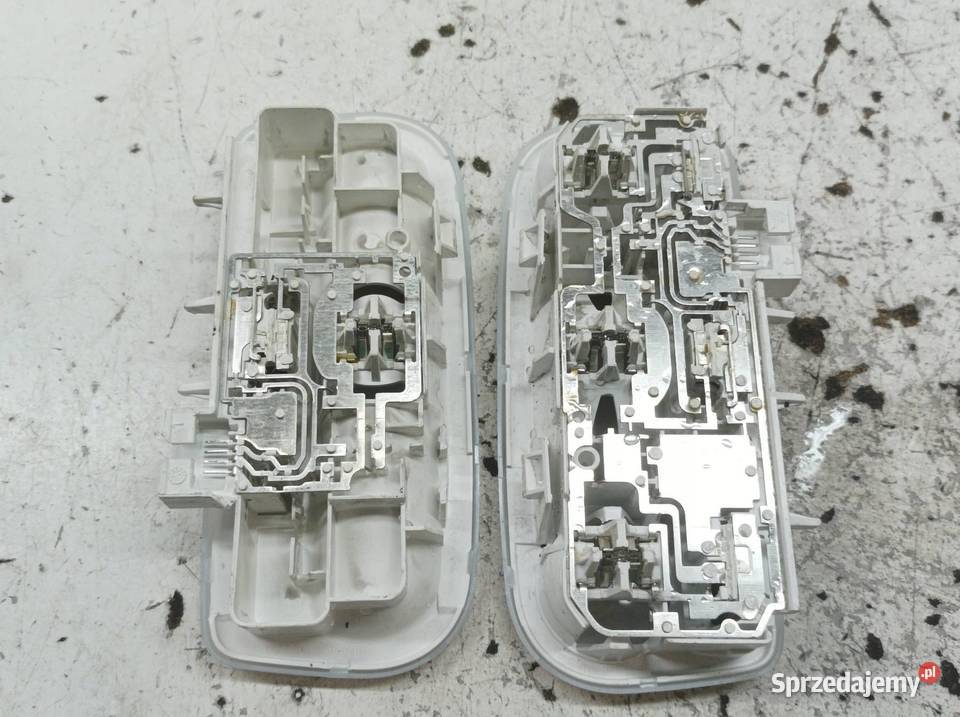 LAMPKA PODSUFITKI KOMBI Renault Megane III