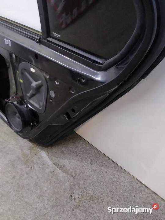 DRZWI PRAWE TYŁ CZARNE SEDAN Skoda Superb II Rok produkcji 2009