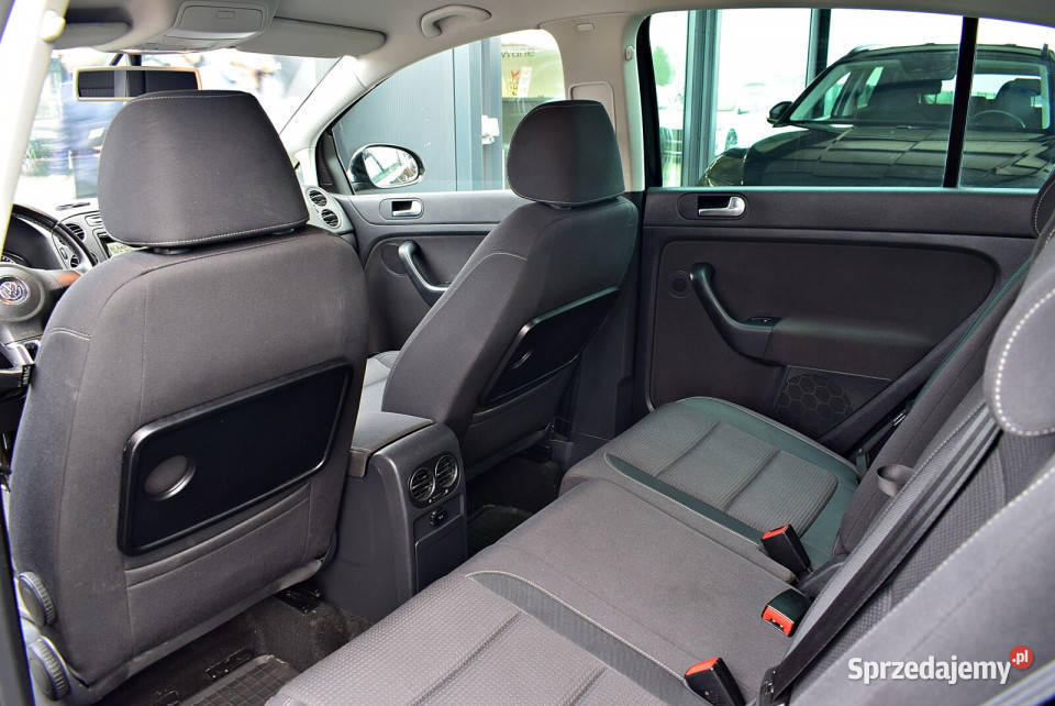 16 TDI 105 Zadbany HAK Dwa komplety kół Dealer Gliwice