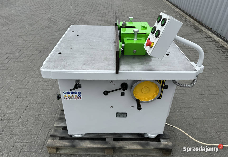 Frezarka dolnowrzecionowa GOMAD typ DCFDA Produkcja Sierakowska Huta