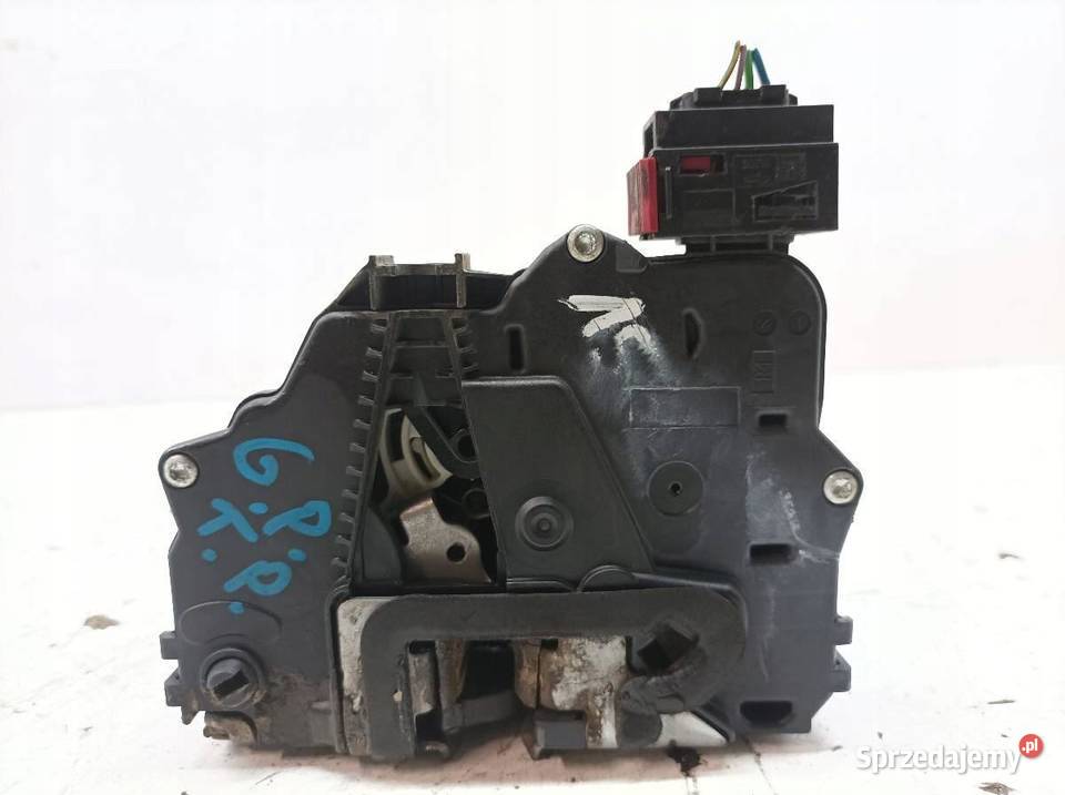 ZAMEK DRZWI TYŁ PRAWY EU 51797572 Fiat Grande