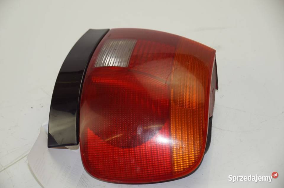 A4 LAMPA PRAWA TYŁ Lipno sprzedam