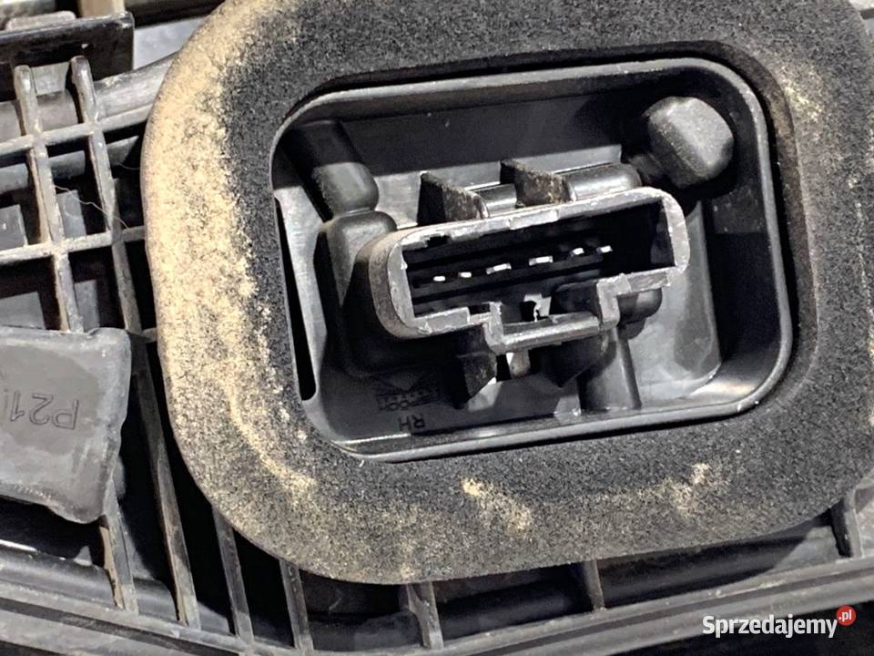 LAMPA PRAWY TYŁ TOYOTA PROACE 9820554880 Van