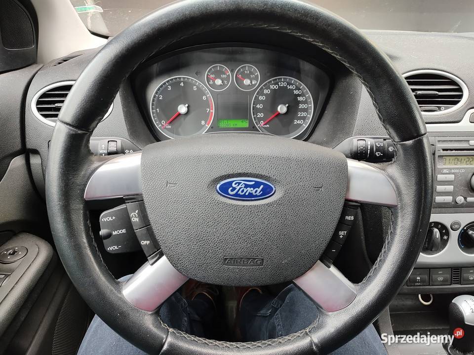 Ford Focus MK2 2006 18 benzyna Duratec SCi światła przeciwmgielne Lutynia