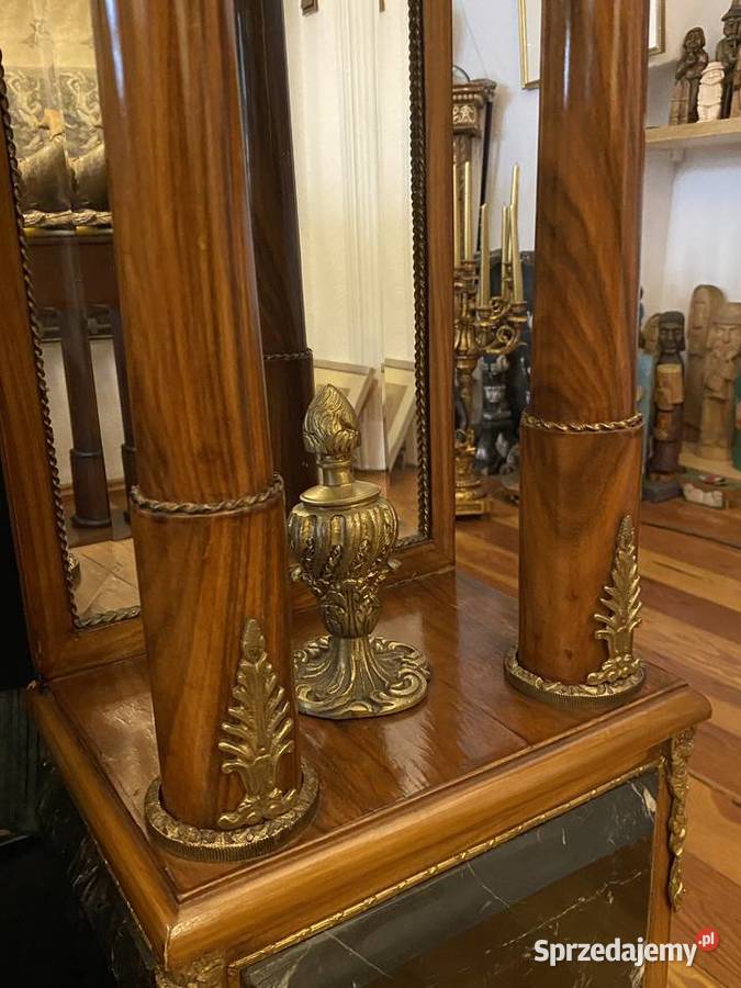 PostumenyKolumny z lustrem XX wiek Poznań