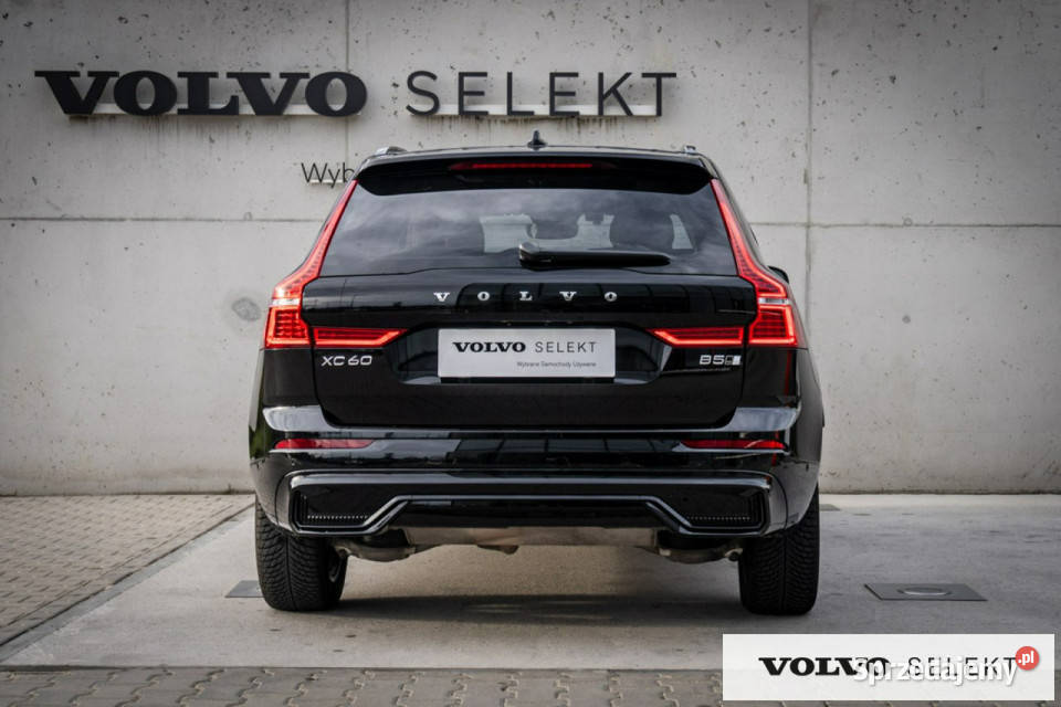 Volvo XC 60 Volvo XC60 B5 AWD Ultimate Dark FV23 łódzkie sprzedam