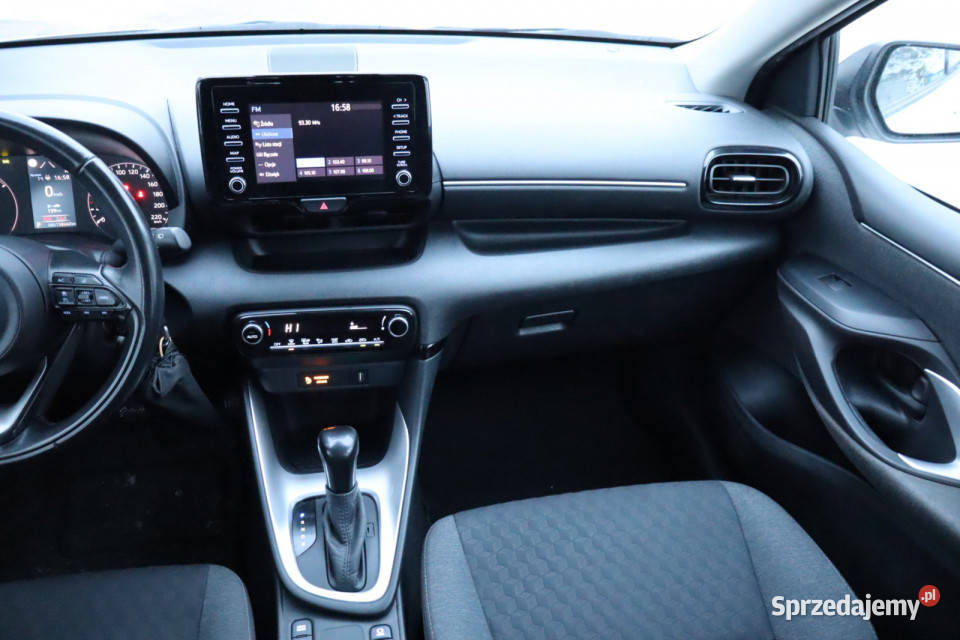 Toyota Yaris 15 Hybrid Zabrze