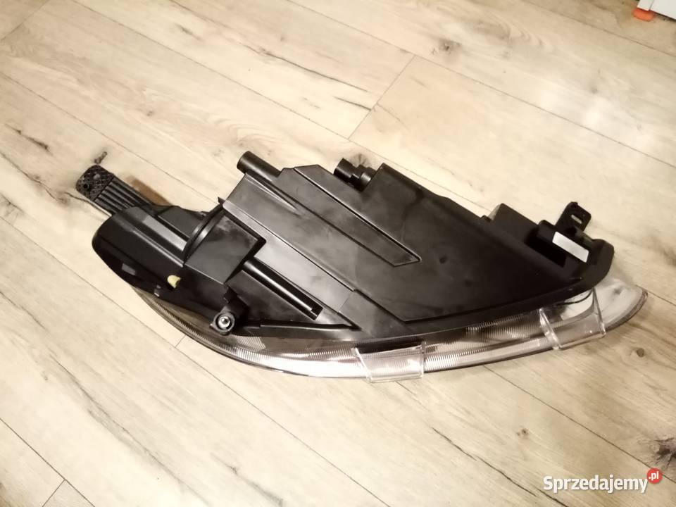 Ford Fiesta lewa lampa 2547949