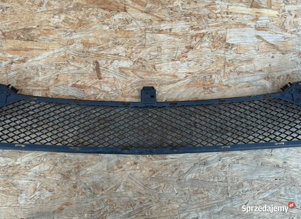 Środkowa kratka zderzaka przód cla w117 1317 Międzychód