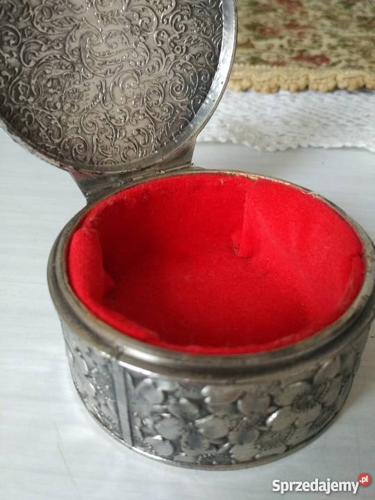 Okrągłe puzederko na biżuterięmetalowe Ropa