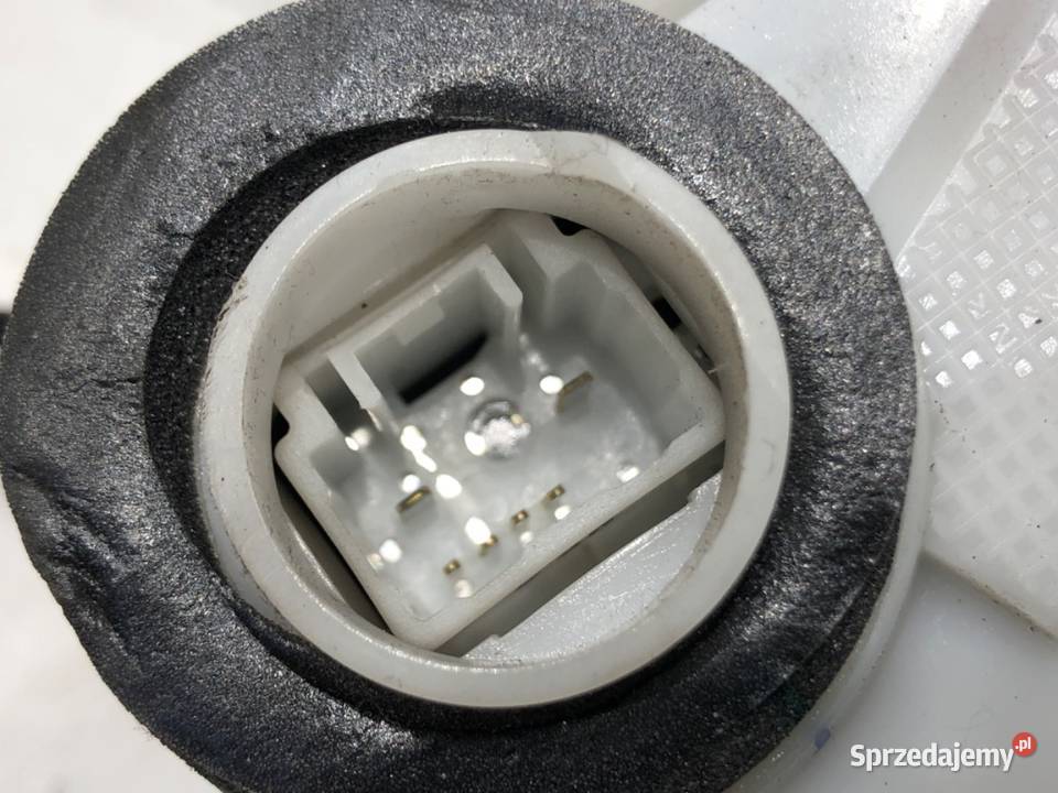 ZAMEK DRZWI LEWY PRZÓD TOYOTA YARIS III