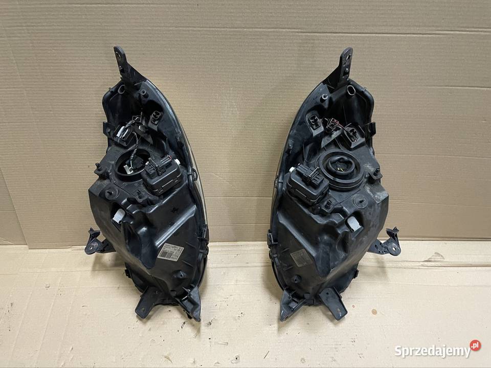 Reflektor lampa przód przednia Nissan Micra k12