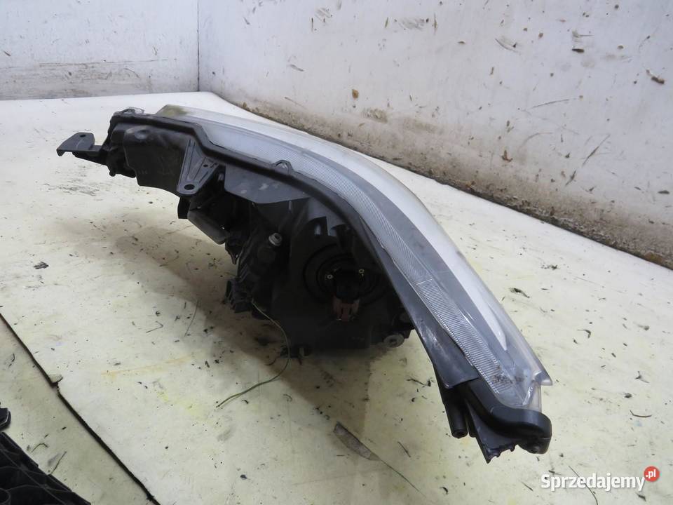 LAMPA PRAWY PRZÓD XENON AVENSIS T27 T29