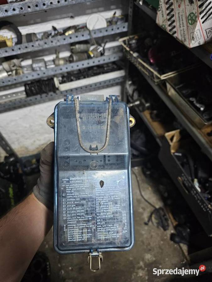 Skrzynka bezpieczników mercedes w201 Łagów