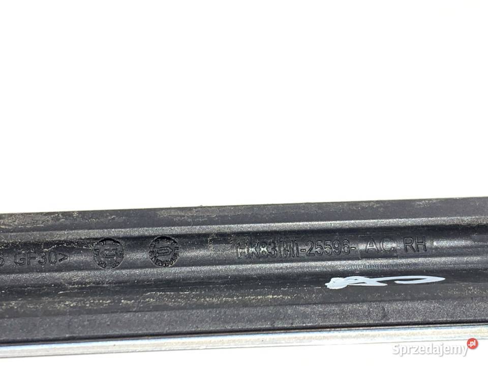 LISTWA ZGARNIAJĄCA TYŁ PRAWY JAGUAR FPACE