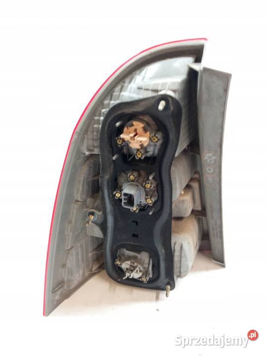 LAMPA TYŁ PRAWA KOMBI E12 Toyota Corolla IX Rok produkcji 2003 Lampy tylne