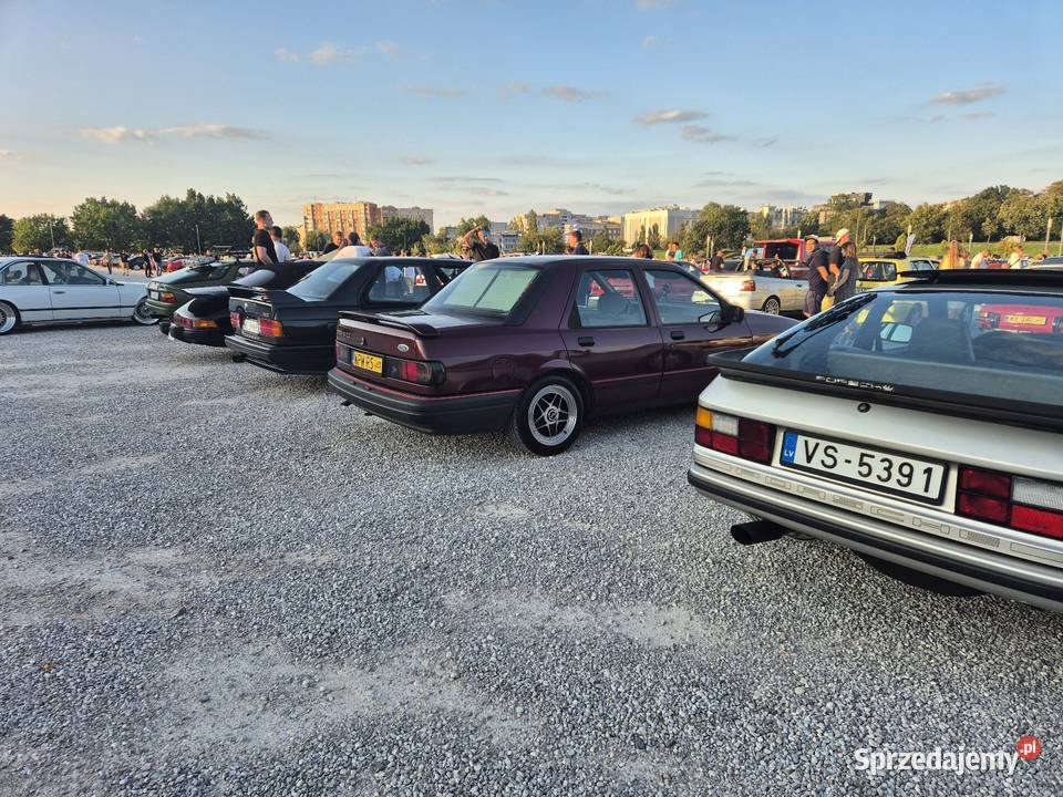 Ford sierra 16 1990 r pięknie zachowana i nieuszkodzony Zgorzała