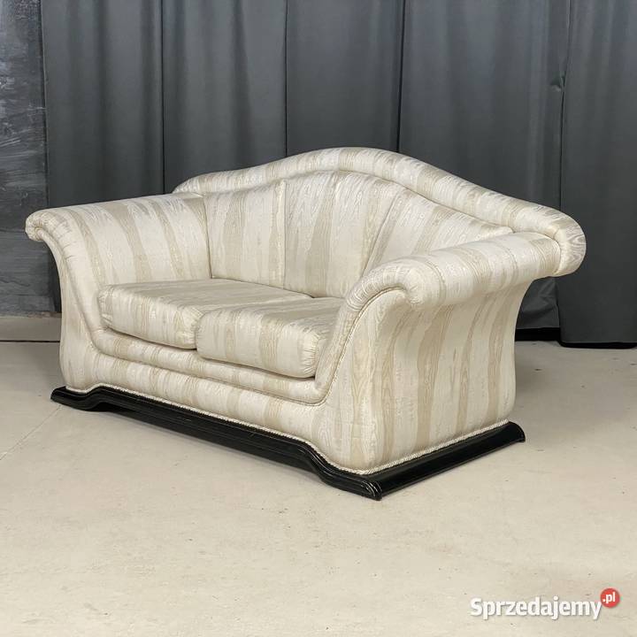 Elegancki komplet wypoczynkowy 321 w klasycznym Meble Budno sprzedam