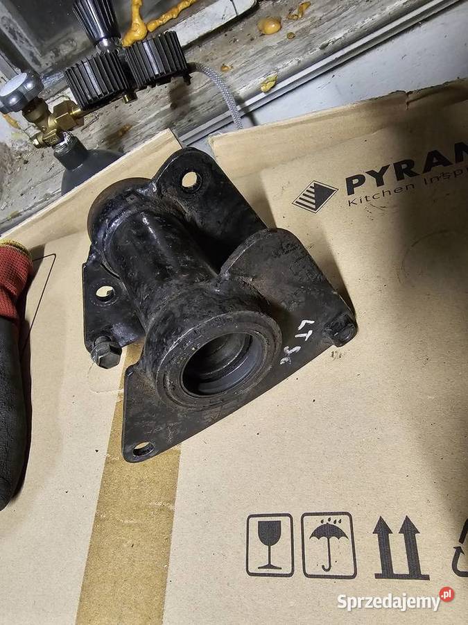 Suzuki LT 50 Piasta mocowanie wahacz wahacza osi