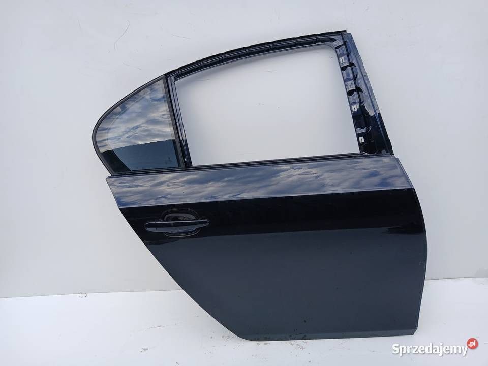 DRZWI PRAWE TYLNE TYŁ BMW E60 CARBONSCHWARZ 4169 osobowe lubelskie Strzyżewice