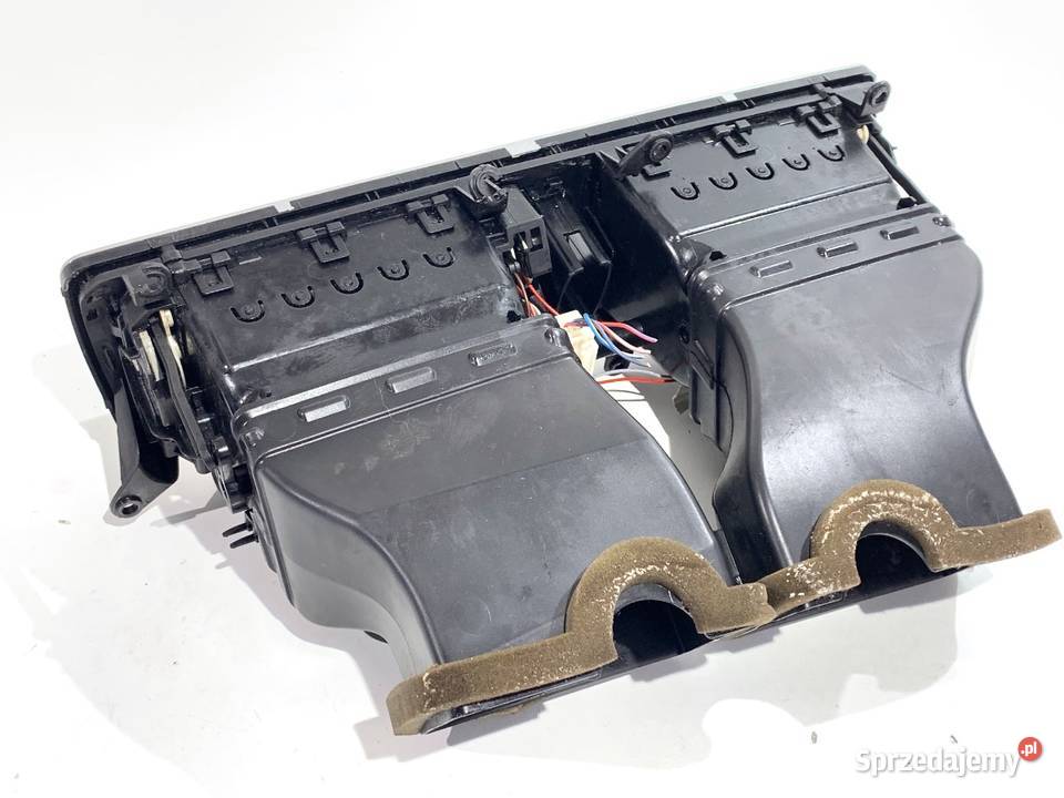 KRATKA NAWIEWU PRZÓD BMW F07 16828110 Hatchback osobowe