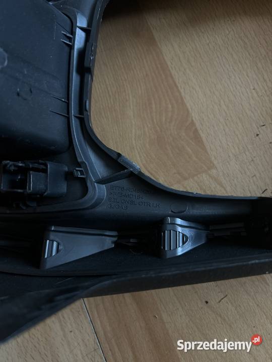 Konsola ET76R045H20 z gniazdem 12V Ford Glinica