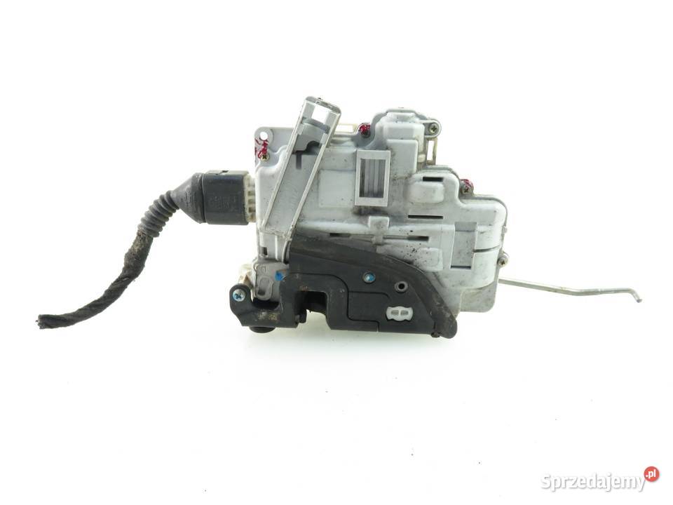 ZAMEK PRAWY PRZEDNI AUDI A4 B7 8E1837016AA