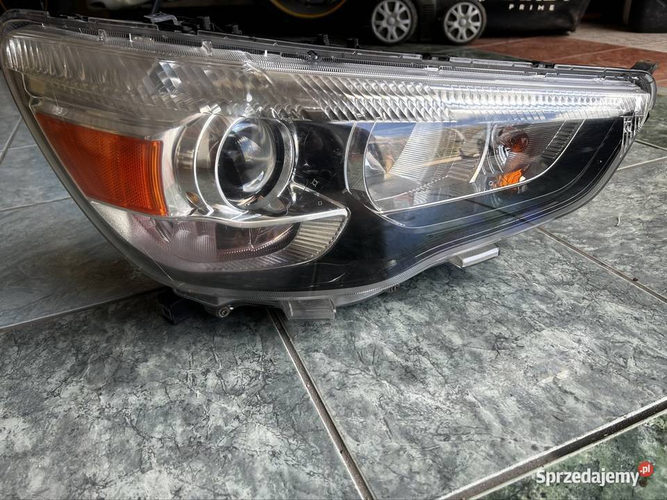 Lampa przednia prawa Mitsubishi ASX ksenon Skrzyszów