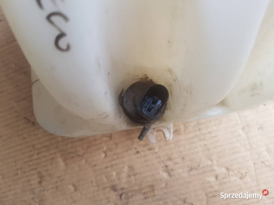 Iveco Daily 4 0611 zbiornik płynu spryskiwaczy dostawcze Legnica