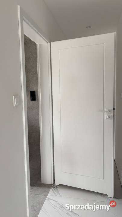 Drzwi z ościeżnicą klamka zamkiem Classen Mielec sprzedam