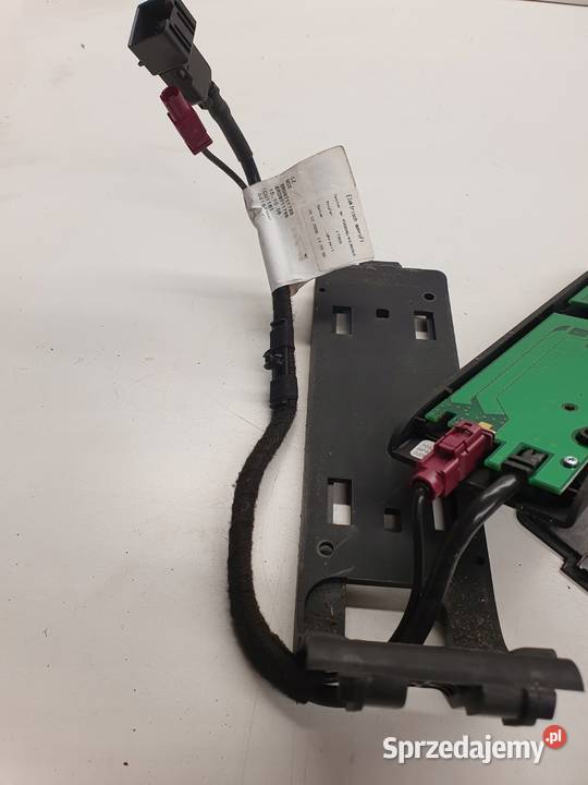 UCHWYT PODSTAWA TELEFONU AUDI Q5 8R0862401B Przystajń
