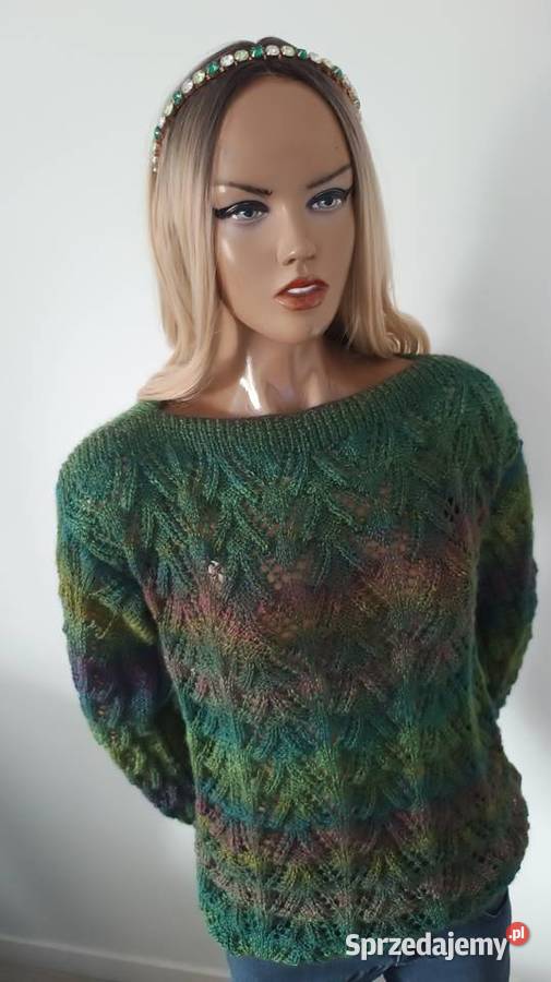 Sweterek ręcznie robiony na drutach