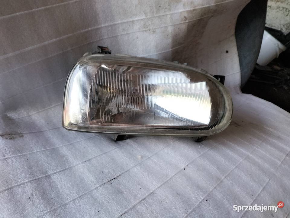 Lampa prawa przednia VW Golf III Kamień-Kolonia
