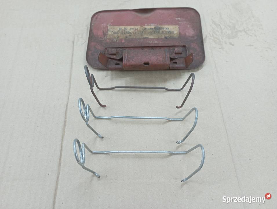 Sprężyna sprężynka klapki maski Ursus C 325 C325 Słupca