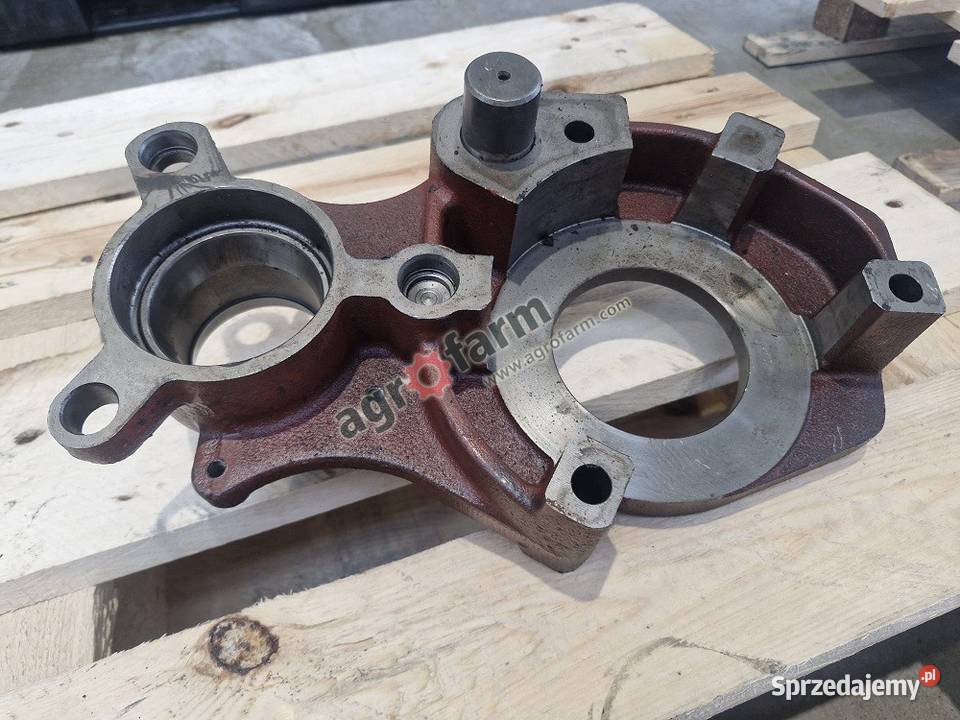 Wspornik skrzyni biegów Case MX 100 100C 110 Byków