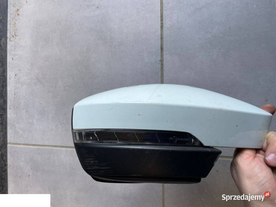 Skoda Octavia IV obudowa lusterka prawa strona Karoseria Kozubszczyzna