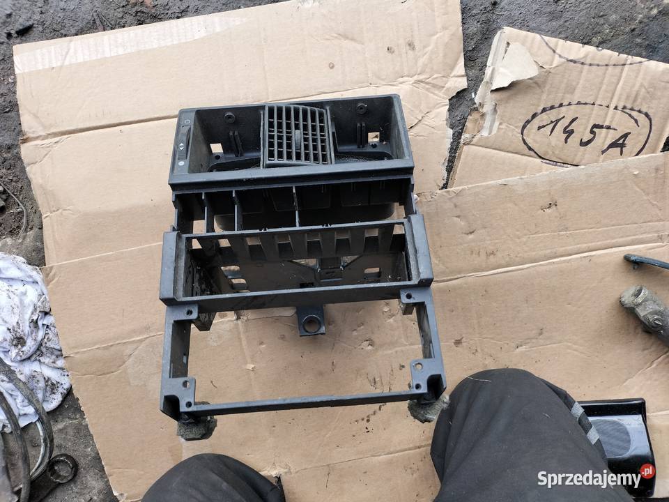 AUDI 80 B4 8A1857007A ŚRODKOWY PANEL NAWIEWU Kamień-Kolonia