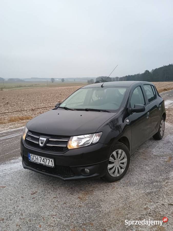 Sprzedam Dacia Sandero 15 dci dwa komplety opon Bytów