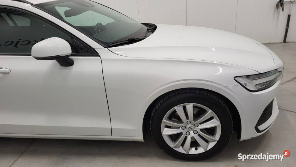 Volvo V60 B3 B Momentum Core aut II 2018 światła do jazdy dziennej sprzedam