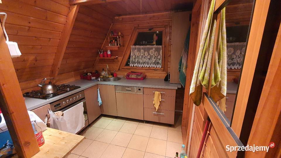 Domek brdaocieplony z kominkiem i zadaszonym metalowe Pietrzykowice