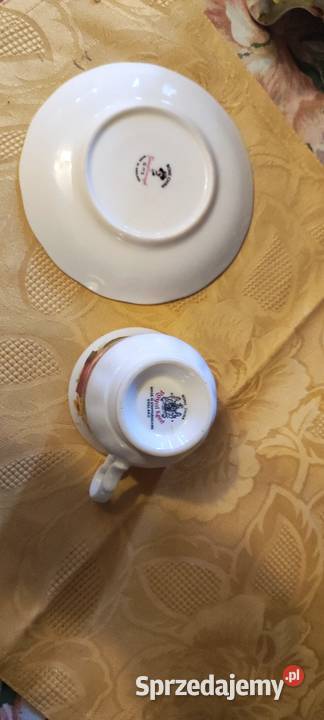 Filiżanka w róże porcelana kostna Anglia Wrocław