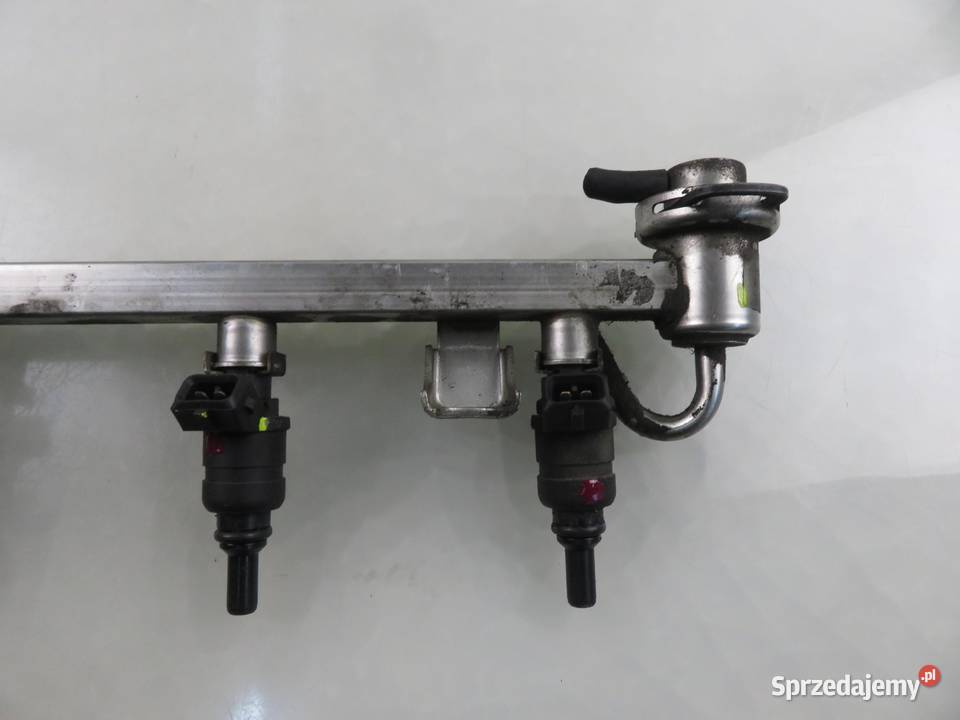 LISTWA WTRYSKOWA AUDI A3 8L 18 06A906031D osobowe sprzedam