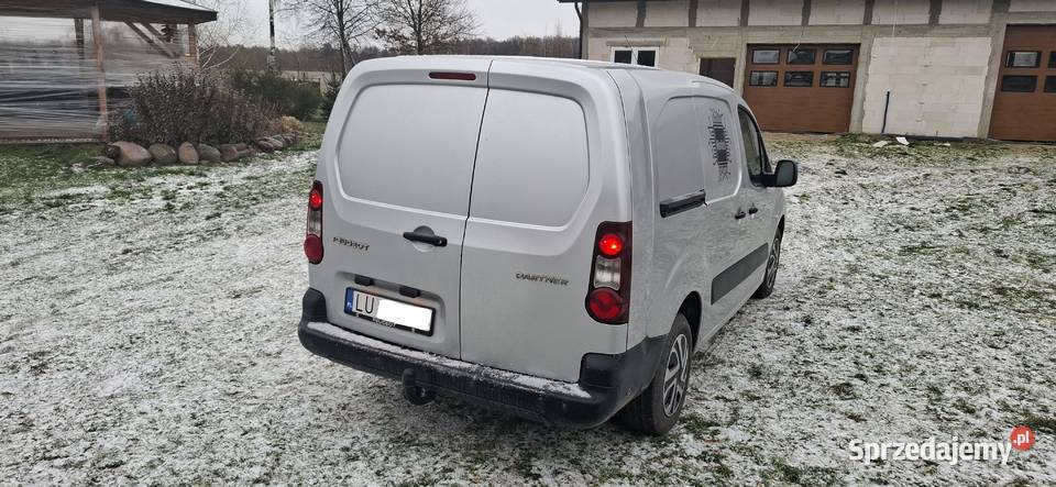 Peugeot Partner przedłużany 3 osobowy