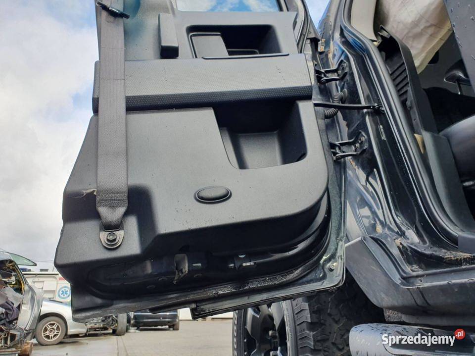 DRZWI PRAWE TYŁ TOYOTA FJ CRUISER osobowe