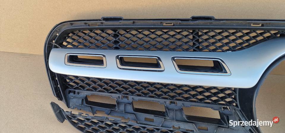 MERCEDES GLA W156 LIFT LISTWA GRILLA CHROM osobowe lubuskie Bieleń