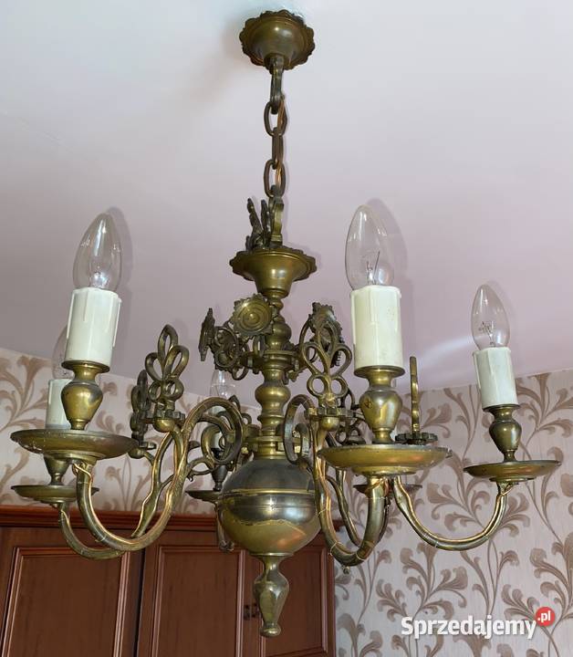 6 żyrandoli mosiężnych i 10 kinkietów Brodnica